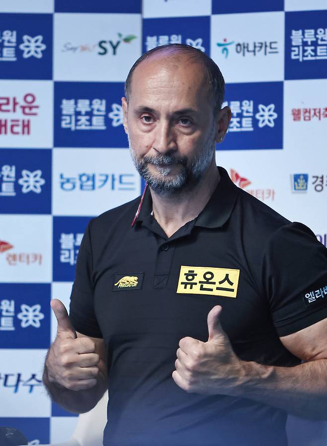 휴온스 세미 사이그너, PBA