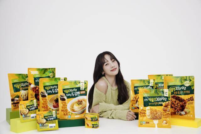 풀무원이 1984년 창립 이래 첫 연예인 광고 모델로 이효리를 발탁했다. 풀무원 제공