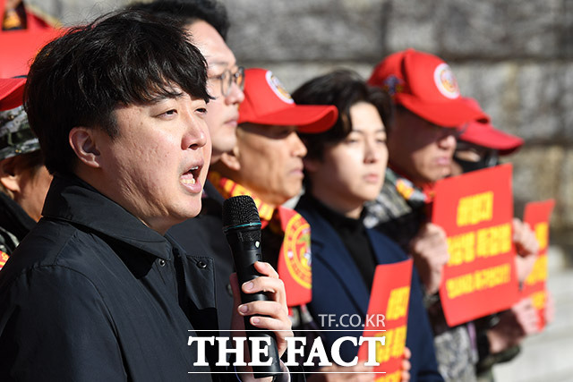 '제3지대'에서 가장 관심을 끄는 건 이낙연 전 국무총리와 이준석 전 국민의힘 대표다. 이 전 대표 측은 연대 가능성을 열어두고 있지만 이 전 총리 측은 당장은 거리를 둔 모습이다. /남용희 기자