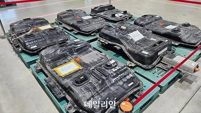 성능검사를 마치고 재사용 대기 중인 폐배터리 모습. ⓒ데일리안 장정욱 기자
