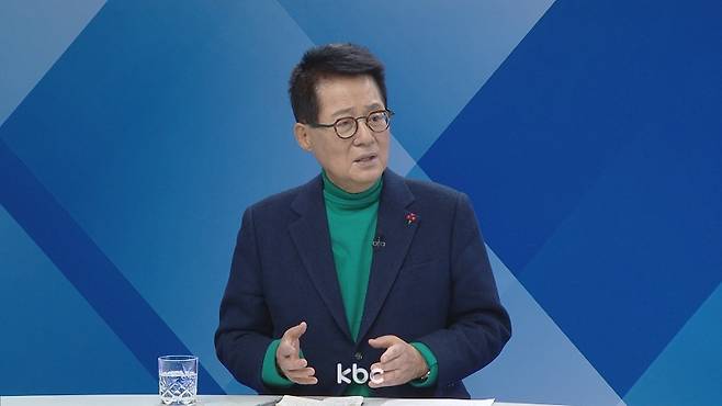 ▲KBC여의도초대석에 출연한 박지원 전 국정원장