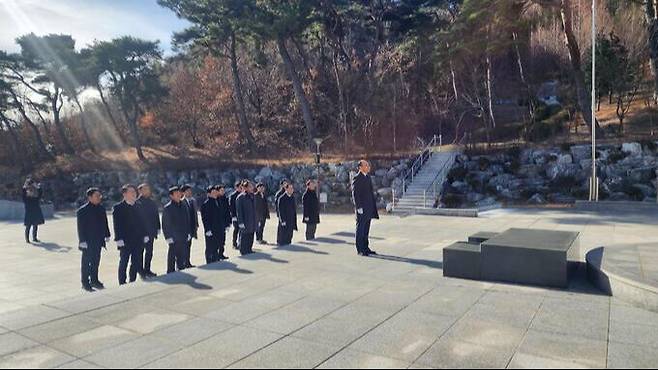 국민의힘 최병욱 국회의원 예비후보는 18일 충혼탑 참배를 시작으로 본격적인 선거운동에 나섰다. 최병욱 국회의원 예비후보 제공 