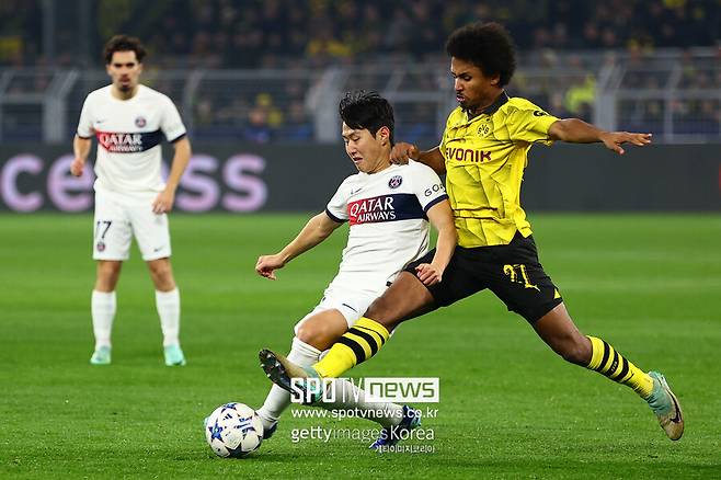 ▲ 파리 생제르맹은 14일(한국시간) 독일 도르트문트 지그날 이두나 파크에서 열린 '2023-24시즌 유럽축구연맹(UEFA) 챔피언스리그(UCL) 조별리그' F조 6라운드 최종전에서 보루시아 도르트문트와 1-1로 비겼다