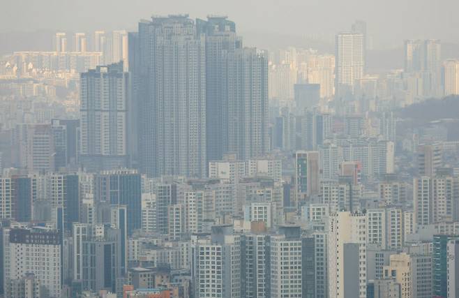 서울 남산에서 바라본 시내 아파트 모습. (사진=연합뉴스)