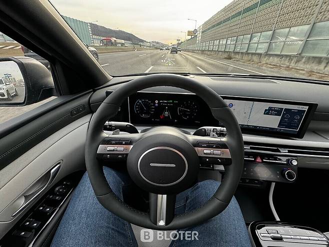 주행보조가 실행된 현대차 4세대 투싼 부분변경 1.6 가솔린 터보 (사진=조재환 기자)