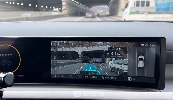 증강현실 내비게이션 기능이 실행중인 현대차 4세대 투싼 부분변경 1.6 가솔린 터보 (사진=조재환 기자)