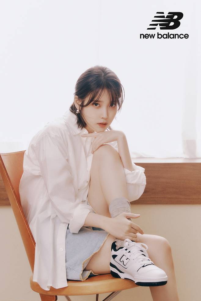 가수 겸 배우 아이유 스포츠 브랜드 화보. 사진 뉴발란스