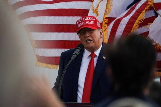 트럼프 전 대통령이 지난 11월19일 텍사스 에딘버그에서 유세하고 있다. 로이터=연합뉴스