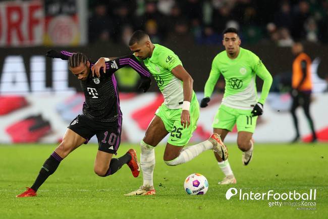 사진= 게티 이미지, 바이에른 뮌헨은 볼프스부르크와의 분데스리가 16라운드에서 자말 무시알라, 해리 케인의 득점으로 2-1 승리를 거뒀다. 김민재는 선발 풀타임을 소화하면서 수비 안정화에 힘썼다.