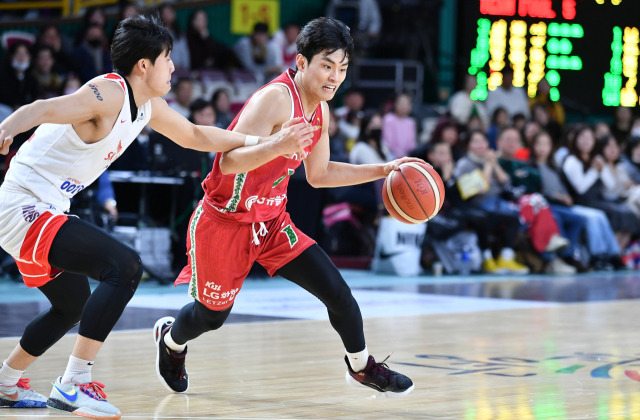 서울 SK 나이츠가 창원 LG 세이커스를 꺾고 5연승을 질주했다./KBL