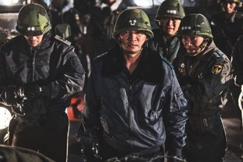 황정민과 정우성의 열연에는 배우 이성민과 김의성, 박해준이 있었기에 가능했다. 사진 = 플러스엠 엔터테인먼트