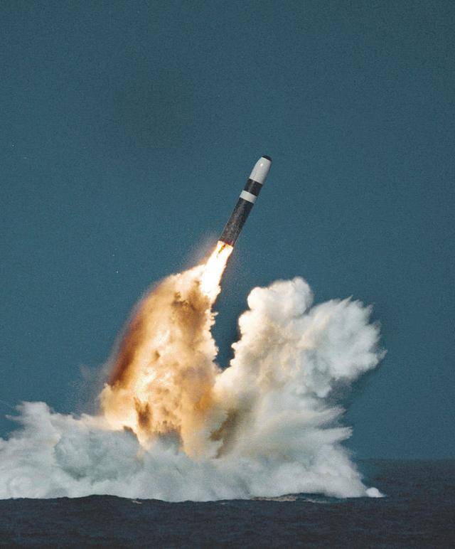 미국의 대표적 SLBM인 UGM-133 ‘트라이던트 II’(UGM-133 Trident II)의 발사 모습 사진=Lockheed Martin 캡처