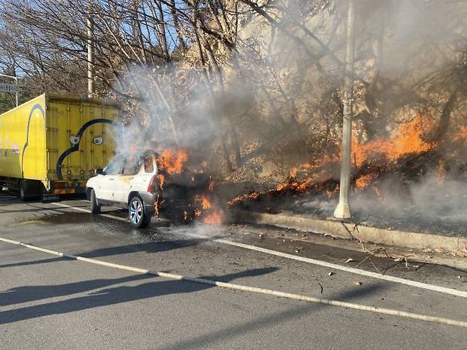 기장군 화재 현장. 부산소방재난본부