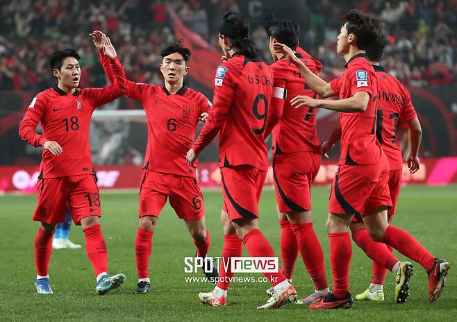 ▲ 대한축구협회(KFA)는 보도자료를 통해 “26일 오전 서울시내 소재 호텔에서 대표팀이 소집한다. 전체 16명 중 K리그 선수를 포함한 조규성, 이재성, 정우영, 송범근까지 15명이 입소할 예정이다”라고 알렸다. 최종명단은 28일에 발표된다 ⓒ곽혜미 기자