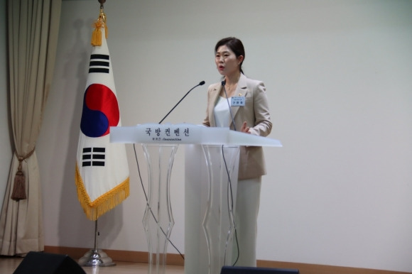 지난 21일 용산구 국방컨벤션에서 개최된 2023년 서울시재향군인회 송년의 밤 행사에 참석해 축사하는 구미경 의원