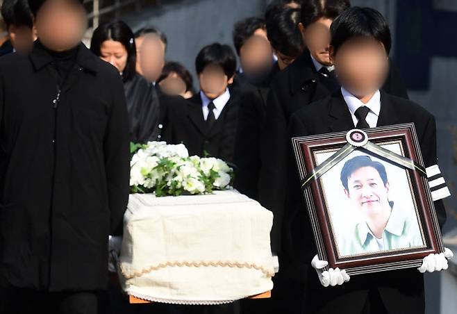 29일 정오 서울 종로구 서울대병원 장례식장에서 배우 고(故) 이선균의 발인식이 엄수되고 있다.(사진=공동취재단)