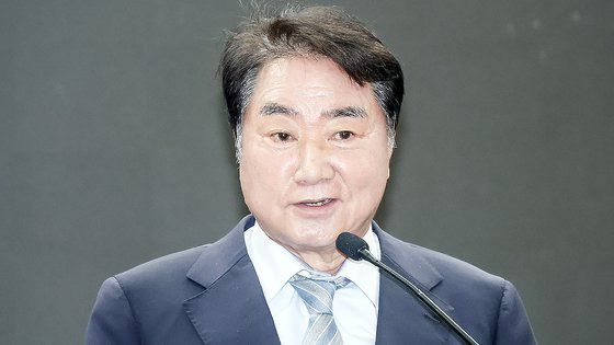 지난 10월 26일 국회 의원회관에서 열린 문민정부 출범 30주년 세미나 '문민정부의 정보화'에서 이석현 전 국회부의장이 인사말을 하고 있다. 연합뉴스