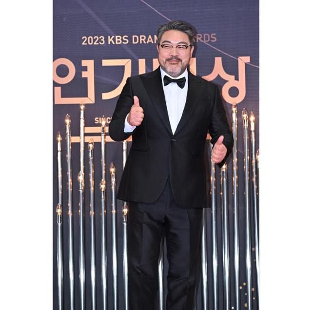 '2023 KBS 연기대상'에서도 배우 이원종이 故 이선균을 언급하며 안타까운 마음을 드러냈다. KBS 제공