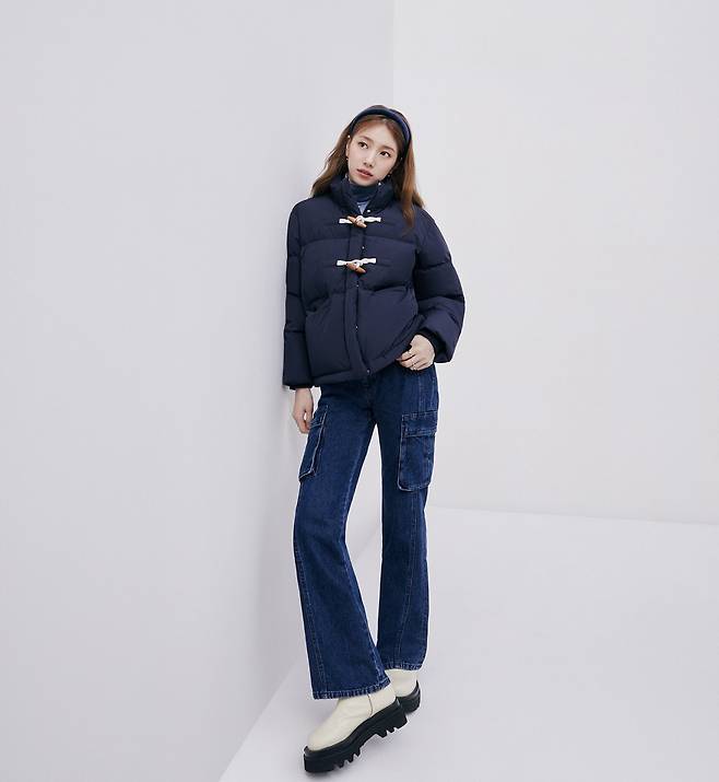 디자인과 코디가 자유로운 숏패딩