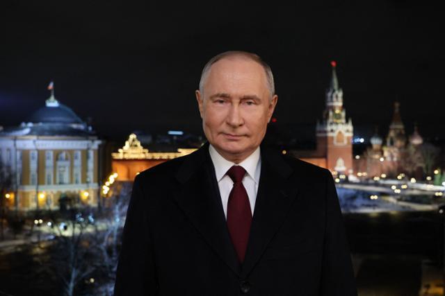 블라디미르 푸틴 러시아 대통령이 지난달 31일 모스크바에서 2024년 신년사를 발표하고 있다. 모스크바=AFP 연합뉴스