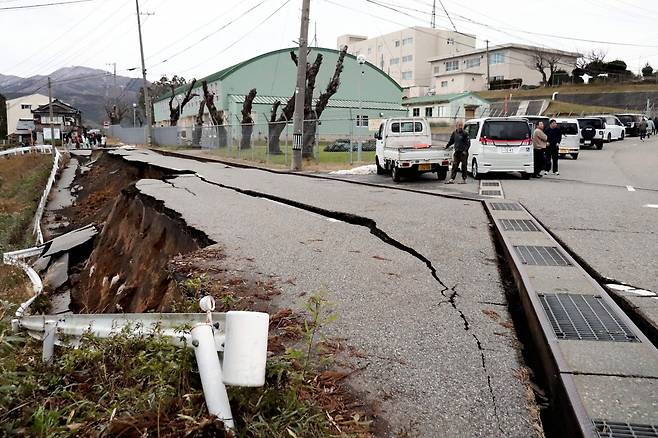 일본 이시카와현에서 발생한 지진으로 대형 쓰나미 경보가 내려졌다./사진=AFP