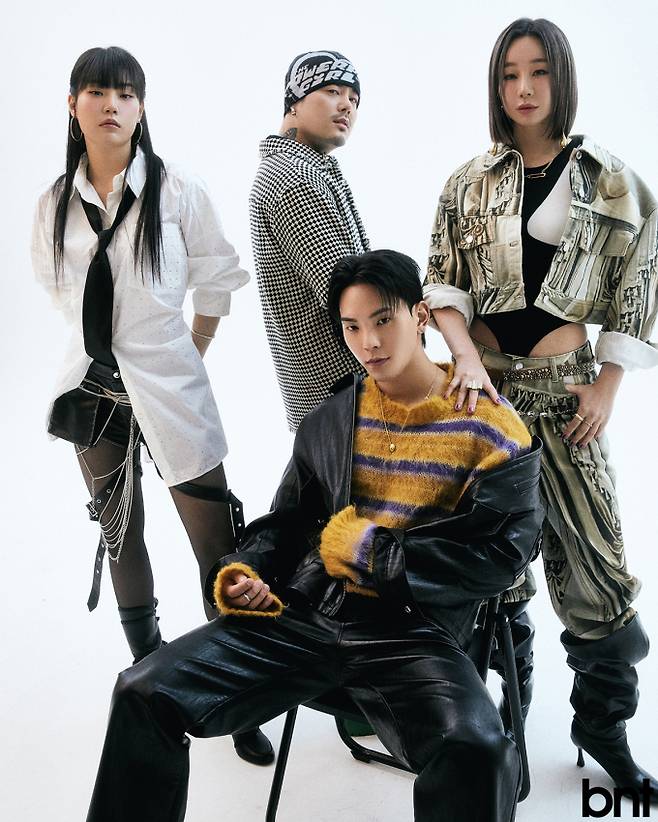군조 셔츠는 Taille, 비니는 Nasty fancy club, 선엘 재킷과 팬츠는 H&M, 변지혜 셔츠는 H&M, 팬츠는 24ans, 배찬일 재킷과 팬츠는 DBETTER 제품.&nbsp;