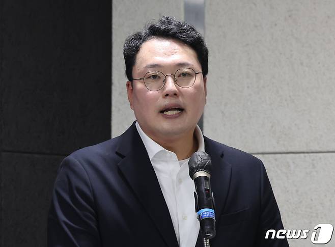 천하람 개혁신당 창당준비위원회 위원장이 1일 오전 서울 용산구 서울역 대회의실에서 열린 개혁신당 신년 하례회에서 모두 발언을 하고 있다. 2024.1.1/뉴스1 ⓒ News1 박지혜 기자