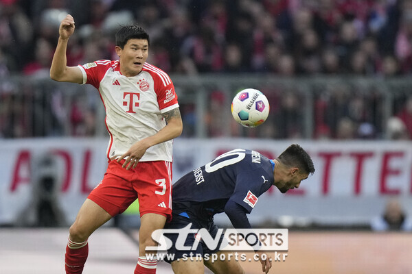 FC 바이에른 뮌헨 센터백 김민재(좌측). 사진┃뉴시스/AP