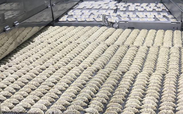 CJ제일제당이 2020년 미국 캘리포니아주 보몬트에 세운 공장에서 비비고 만두가 생산되고 있다. 이곳은 비비고 만두와 볶음밥 등을 생산하는 미국의 가장 큰 비비고 생산기지다. CJ제일제당 제공