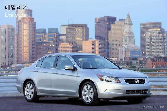 혼다 어코드 (8세대)