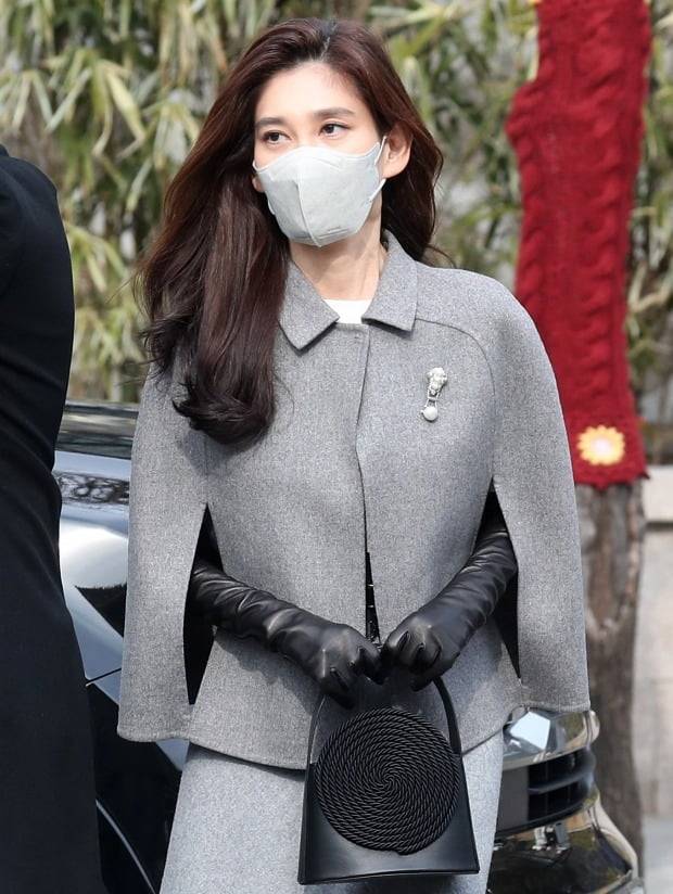 이부진 호텔신라 사장이 지난 2월 서울 중구 정동제일교회에서 열린 정몽규 HDC그룹 회장의 장남 정준선 카이스트 교수의 결혼식에 참석하고 있는 모습.  사진=뉴스1