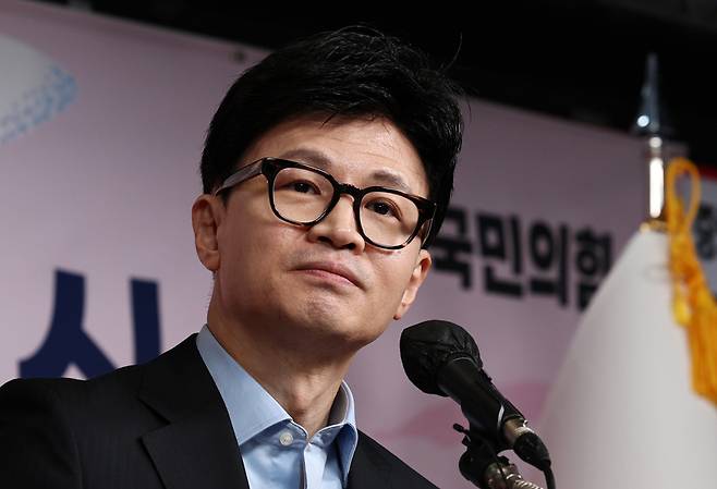 한동훈 국민의힘 비상대책위원장이 5일 오전 서울 여의도 중앙당사에서 열린 2024 국민의힘 사무처당직자 시무식에서 인사말을 하고 있다. / 사진=연합뉴스