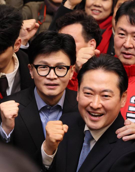 최근 국민의힘 대전시당을 찾은 한동훈 국민의힘 비대위원장과, 장동혁 사무총장.