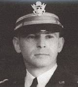 천안전투에서 직접 2.36인치 바주카포로 북한군의 T-34 전차를 공격하다가 피격 사망한 로버트 마틴 대령(제34연대장).