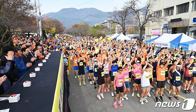 경남 창녕군은 ‘제18회 창녕 부곡온천 마라톤대회’를 개최한다. 대회는 3월 16일 부곡온천 일대에서 열린다. (창녕군 제공)