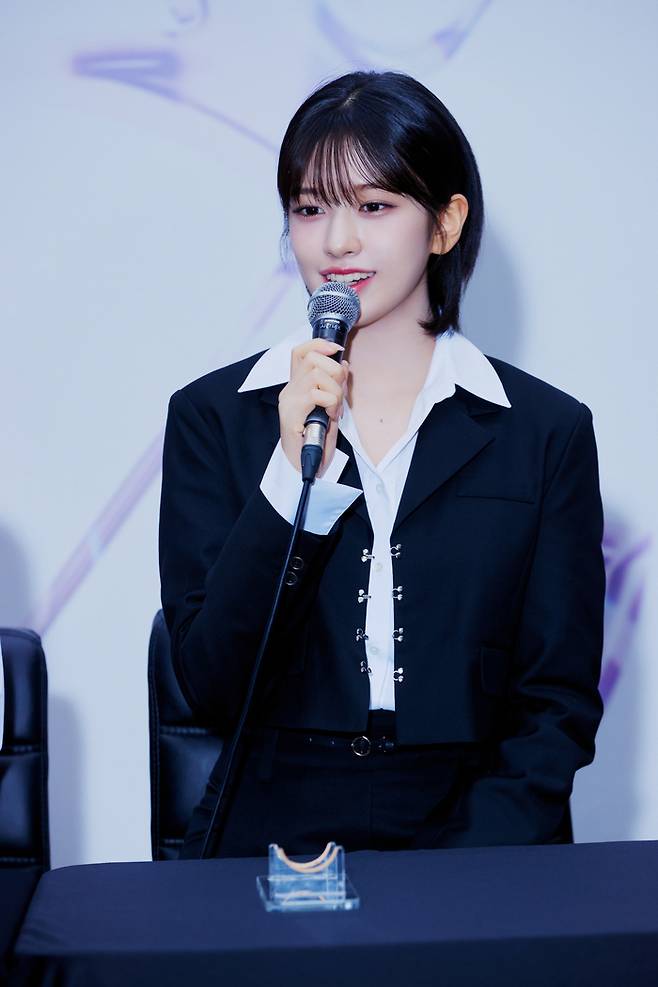 아이브(안유진, 가을, 레이, 장원영, 리즈, 이서)가  8일 서울 송파구 잠실실내체육관에서 아이브 첫 번째 월드 투어 ‘쇼 왓 아이 해브’ 공연을 앞두고 기자간담회가 열렸다. 아이브 안유진. 사진 | 스타쉽엔터테인먼트