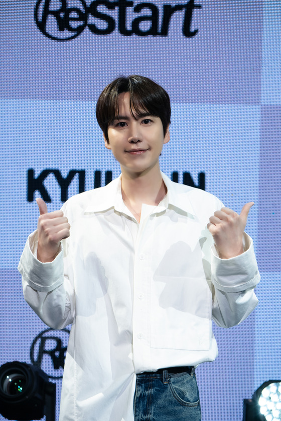 Kyuhyun from boy band Super Junior returned with his new EP ″Restart″ on Tuesday [ANTENNA]