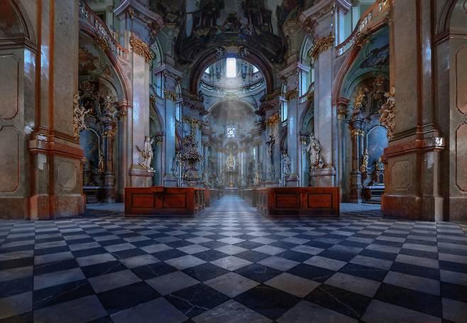 성 니콜라스 교회 내부 / 사진=prague.eu