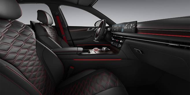 사진 : 제네시스 신형 G80 스포츠 패키지 실내 (스포츠 디자인 셀렉션, 옵시디언 블랙 모노톤)