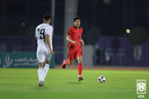 "손흥민은 이번 시즌 프리미어리그(PL)에서 12골을 기록했다. 아시아축구연맹(AFC) 올해의 국제선수도 3번이나 선정됐고 최다 기록이다." "김민재는 올해 AFC 국제선수로 뽑힌 선수다. 지난 시즌 나폴리를 1990년 이후 처음으로 세리에A 우승으로 이끌었다. 세계 최고의 중앙 수비수 중 한 명이다." 사진┃대한축구협회