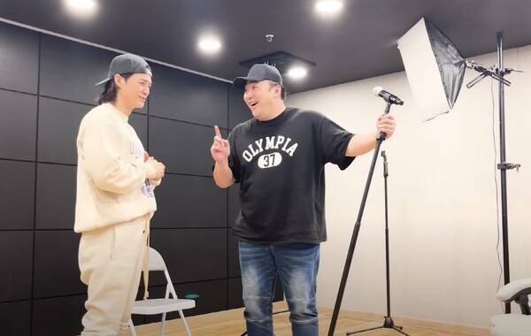 보컬트레이닝을 받고 있는 배우 김지훈. [사진=장효진 유튜브 채널 캡처]