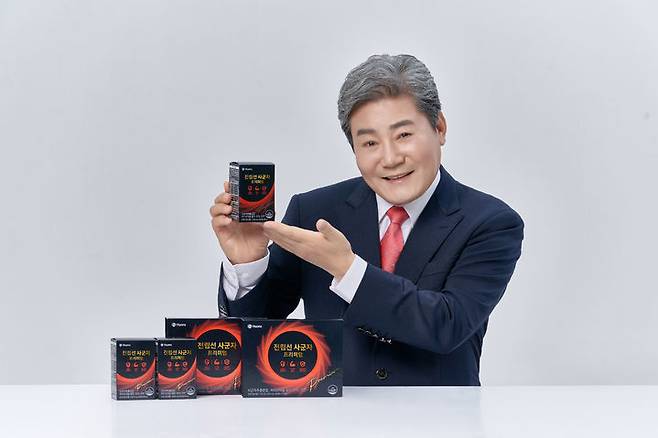 [서울=뉴시스] 휴온스가 남성 전립선 건강기능식품 시장으로 영역 확장에 나섰다. 전립선 건강 개별인정형원료인 '사군자추출분말'을 함유한 제품 '전립선 사군자'를 통해서다. (사진=휴온스 제공) 2024.01.11. photo@newsis.com *재판매 및 DB 금지