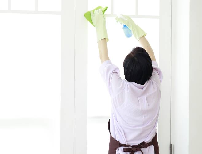 청소, 설거지 등 집안일을 하는 것은 좋은 유산소 운동이다./사진=클립아트코리아