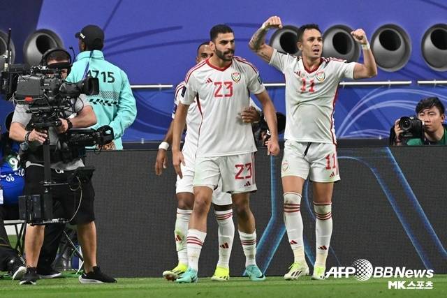 UAE 아딜(23번)이 선제골을 넣은 뒤 기뻐하고 있다. 사진(도하 카타르)=AFPBBNews = News1