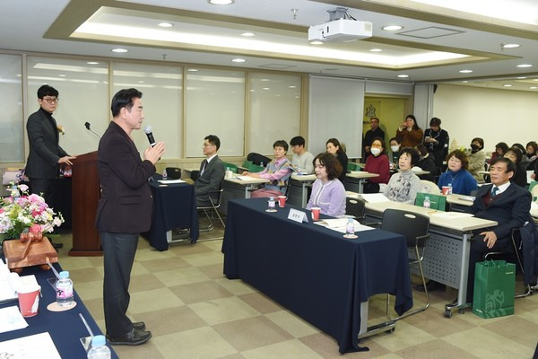 김동근 의정부시장 의정부시 약사회 제60회 정기총회 참석 인사말 모습(사진제공=의정부시청)