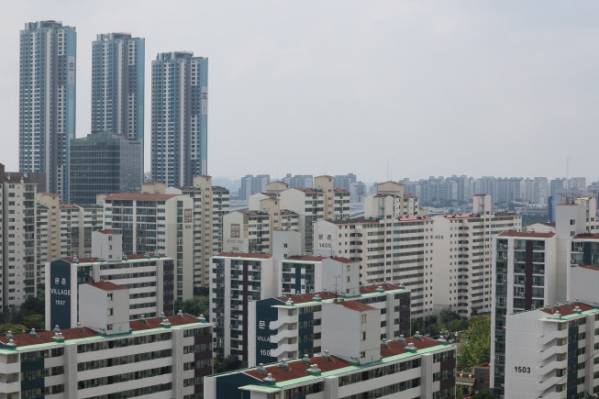 ▲재건축 연한이 임박한 1기 신도시 일대 아파트 단지 전경. (출처=연합뉴스)