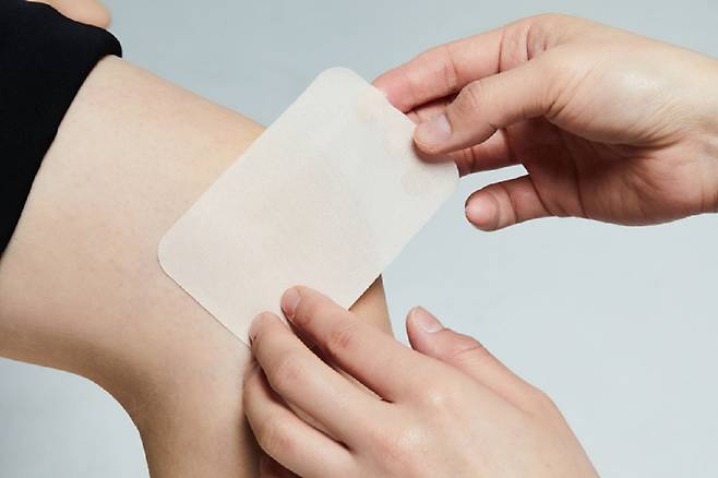 쿨파스, 온파스는 생각보다 냉찜질, 온찜질 효과가 크지 않다. 온도를 따지기보다는 '소염진통제' 성분이 들었는지 확인하는 게 좋다./사진=게티이미지뱅크