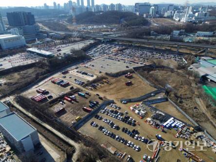 지난해 경기도로부터 심의 ‘재검토’ 판정을 받아 계획이 지연된 용인특례시 기흥 미래도시첨단산업단지 부지. 조주현기자