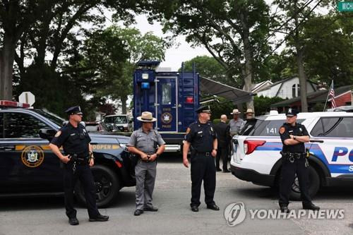 작년 7월 길고 해변 연쇄살인 사건 용의자 체포 현장 [AP 연합뉴스 자료사진]