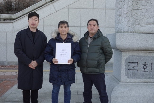 문화예술인 연대회의 제공/왼쪽부터 장원석 BA엔터테인먼트 대표, 고영재 한국독립영화협회 대표, 최정화 한국영화프로듀서조합 대표